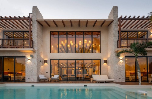 Soliman Bay Villa | Villa TuluMar –Private Full-Service Luxury Beachfront Villa