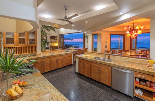 Amapas House | Villa Ventana: 6 Bedroom Luxury Villa with Staff included