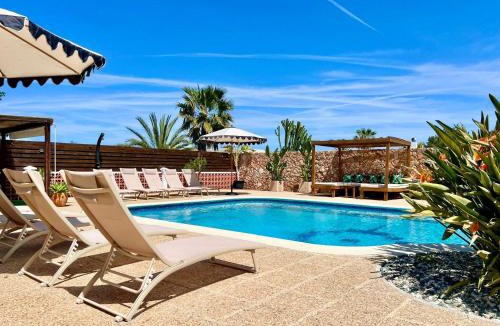 Cala de Bou Villa | Villa walk to O beach large pool BBQ
