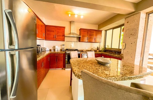 South Shore Hotel Area Condo | Villas Altas Mismaloya Pent House 3 bedroom ocean & beach views