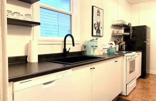 Saskatoon Downtown House | VIP YXE - University | Three Bedroom Whole Home