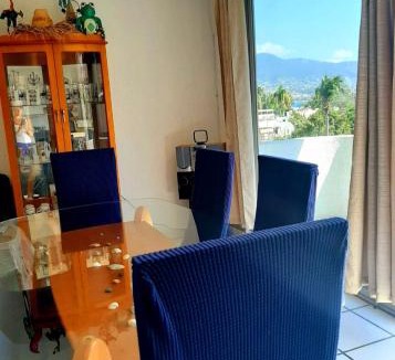 Caleta Apartment | Vista a la bahia de Acapulco - Departamento para grupos de hasta 8 huéspedes