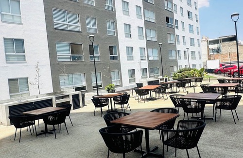 San Pedro Tlaquepaque Apartment | Vista Vibes Modern Apt + Rooftop Pool in GDL