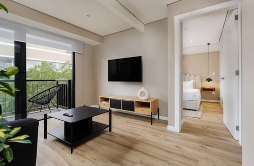 Hipodromo Apartment | w* | Vibrant 2BR with Balcony in Condesa
