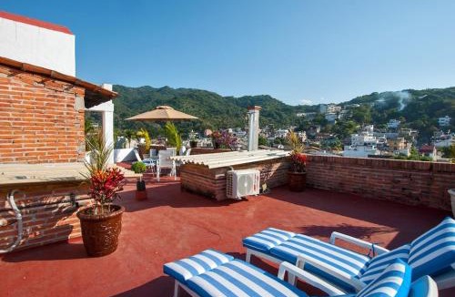 Colonia 5 de Diciembre Apartment | Walk To Beach & Malecon -Apartment with Sunny Roof Terrace