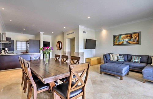 El Medano Ejidal Apartment | Walk to Beach: Modern Cabo Condo w/Balcony!