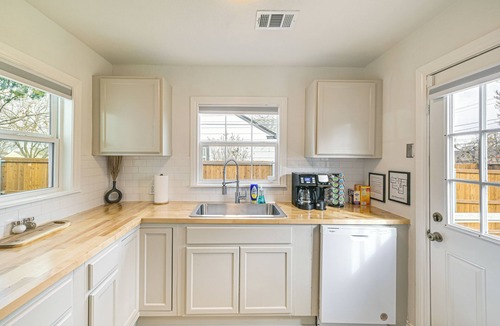Central Arlington House | Walk to Cowboys Games: Arlington Home w/Pool!