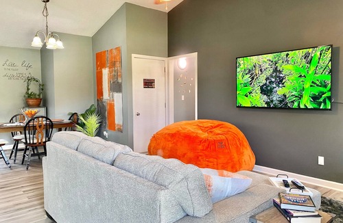 Clarksville House | Warm Family Comfort w/Home Theater