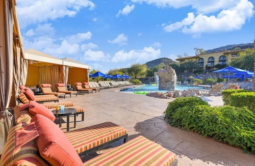 North Mountain Apartment | Water Oasis + Golf Course + Spa! 1 Bedroom Suite.