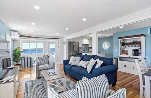Swansea House | Waterfront Cottage