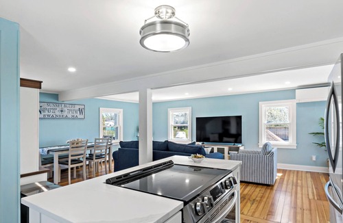 Swansea House | Waterfront Cottage