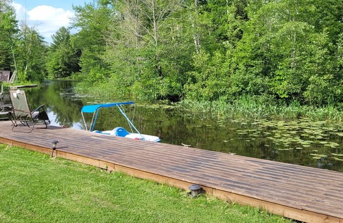 Severn Cottage | Waterfront Cottage with Hot Tub