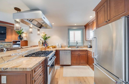 Newport Beach House | Waterfront Elegance (Entire Home): Hot Tub, Views