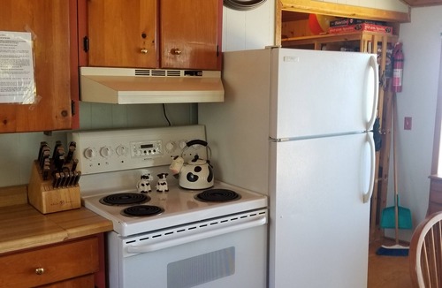 Picton Cottage | WATERFRONT, FREE PONTOON CRUISE WITH WEEKLY RENTAL