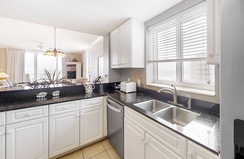 Fort Morgan Condo | Well-appointed condo with amazing views, pool, & hot tub - Close to beach
