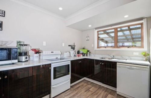 Richmond Heights Cottage | Wendy’s Bach - Richmond Heights Holiday Home