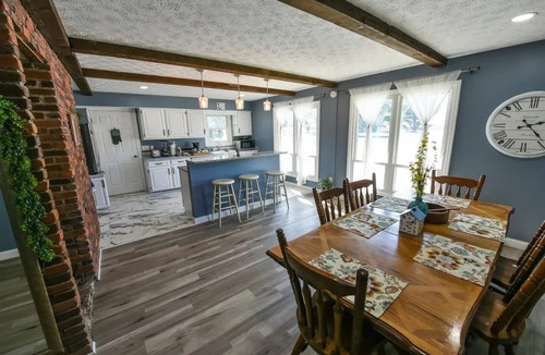 Johnstown House | Whispering Pines Manornn