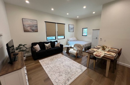 East Manhattan Beach Apartment | White Heart Beach ADU of Manhattan Beach CA