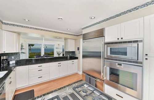 Regional District of Nanaimo House | White Heron Oceanfront Estate