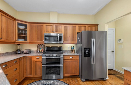 Laurel Park House | *Wildwood Mountain Lodge*Scenic View-Luxury Living Near Asheville/Hendersonville
