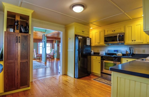 Rangeley House | Windy Cross | Private Waterfront, Dock, Hot Tub & Ping Pong
