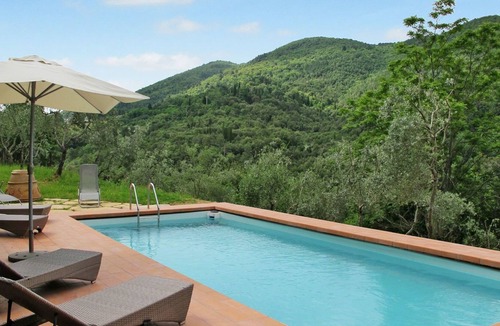 Chiocchio Villa | Wonderful private villa with WIFI, private pool, TV, patio, pets allowed, panoramic view and par...