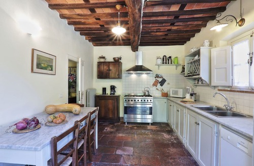 Lucca Villa | Wonderful private villa for 12 people with private pool, A/C, WIFI and TV, close to Lucca