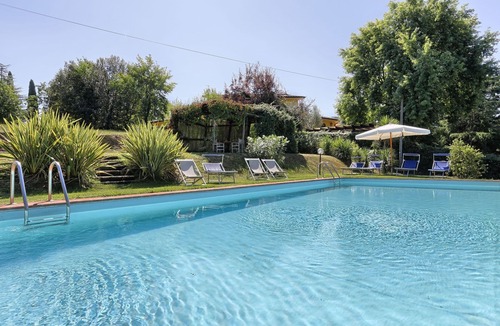 Lucca Villa | Wonderful private villa for 12 people with private pool, A/C, WIFI and TV, close to Lucca