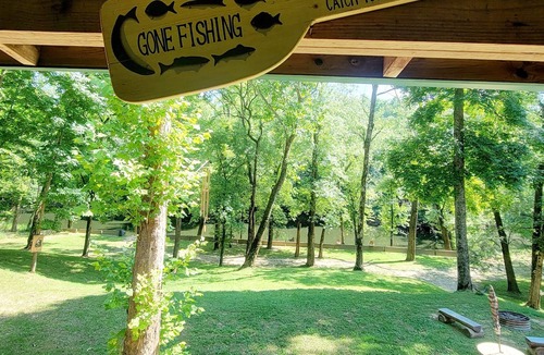 Battletown Cabin | Wondering Woods Riverfront Cabin-Private Boat Ramp and Dock