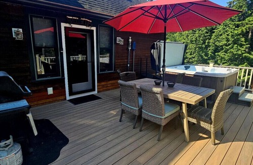 Beaver Cove House | Woods All Around-Direct ATV Access & Lake Access - sleeps 10+