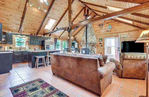 Beaver Cove Cabin | Woodsy Beaver Cove Cabin w/Deck & Fire Pit!