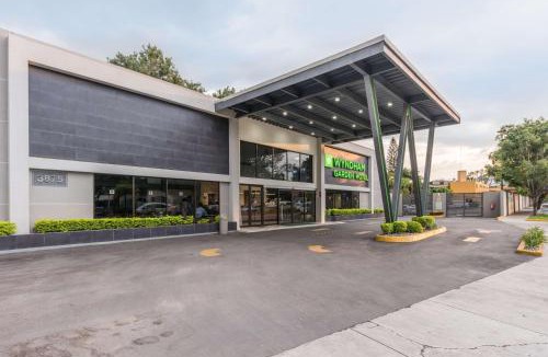 Zona Expo Hotel | Wyndham Garden Guadalajara Expo Plaza del Sol