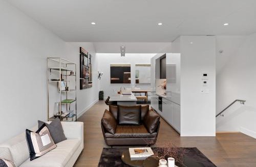 Auckland Central Business District Apartment | Wynyard Residence 3-Level Townhouse