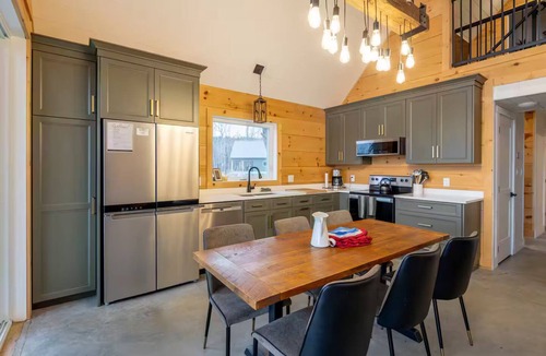 Restoule Cabin | Xenia Luxury Lakefront Cottage w/ Hot Tub & Sauna