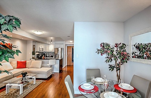 Newtonbrook Apartment | Yonge and Finch/Free Parking and Wifi