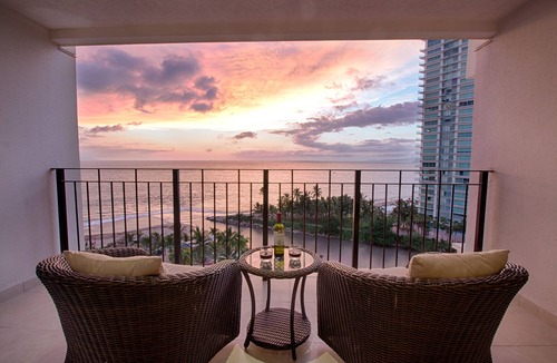 South Hotel Zone Apartment | YOU ARE INVITED TO SLEEP WITH WAVE´S SOUND ON LUXURY AND ELEGANCE