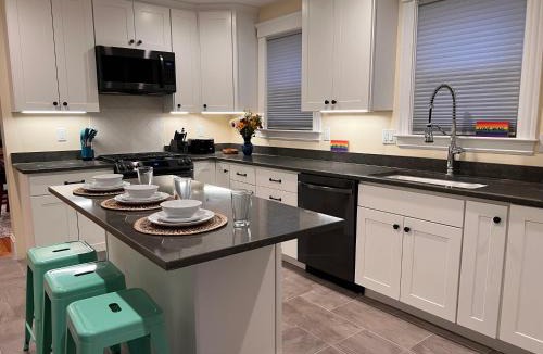 Everett Apartment | Your Boston Retreat - Great porches - 2/BR sleep 6