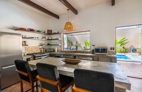 Emiliano Zapata House | Your own Private Oasis with Heated Saltwater Pool! 5 minute walk to beach/town