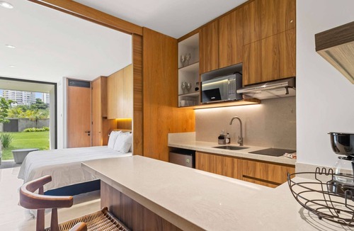 La Cruz de Huanacaxtle Apartment | Zantamar 105C: Beachfront Suite on Groundfloor