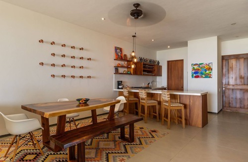Dario Galeana Villa | Zihuatanejo 3BR Stylish Villa w/Beach Access