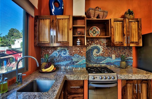 Bucerias House | ZONA DORADA~1 BED/1 1/2 BATH~1 BLOCK to BEACH~FULL KITCHEN~A/C~LAUNDRY~HEAT POOL