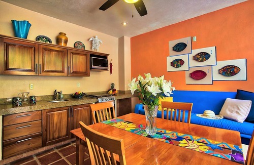 Bucerias House | ZONA DORADA ~ TRES PALMAS 1/Bed1/BATH BlOCK to BEACH