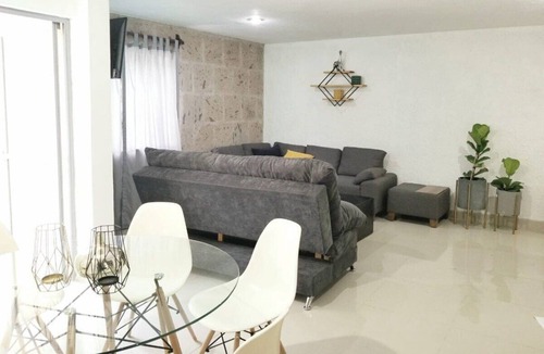 Zona Expo House | Zona Expo Guadalajara near apartment