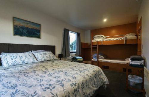 Albert Town Hostel | Zula Lodge