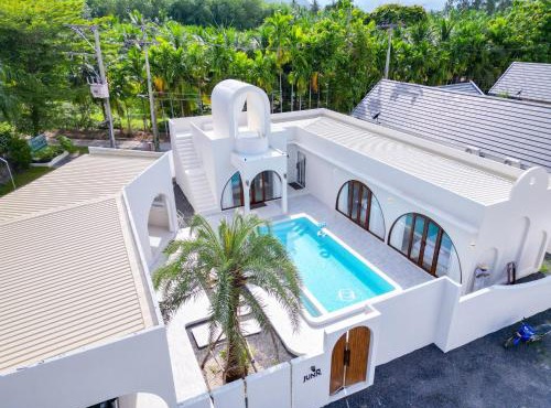 จันทร์ - Private Pool Villa พูลวิลล่าขนอม