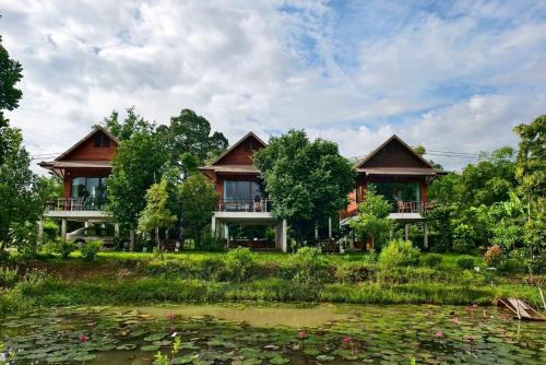 บ้านกลางเกาะ รีสอร์ท