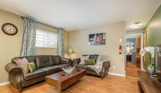 1 - CHIC DESIGNER LOVELY BEAUTIFUL COZY FLAT 1BDR