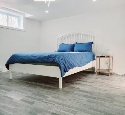 10 minutes to Montreal entire place 2 bedrooms private entrance