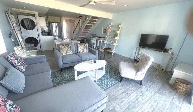 2-bedroom Beach Front apartment in awesome Love beach Nassau with WiFi, AC