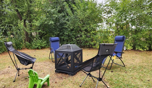 2BR+2Bath! 2queen beds! Luxurious Large Private Quiet Free Parking & Ultra Clean